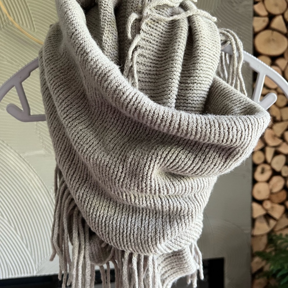 Knitted scarf wrap